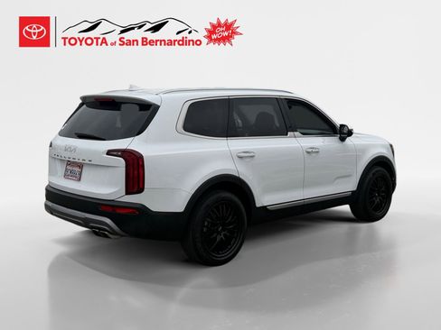 Used 2022 Kia Telluride S FWD image 5