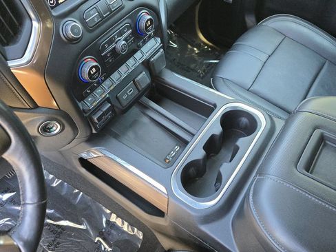 Used 2019 Chevrolet Silverado 1500 High Country w/ Technology Package AWD/4WD image 30