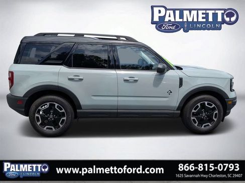 Used 2022 Ford Bronco Sport Outer Banks w/ Tech Package AWD/4WD image 3