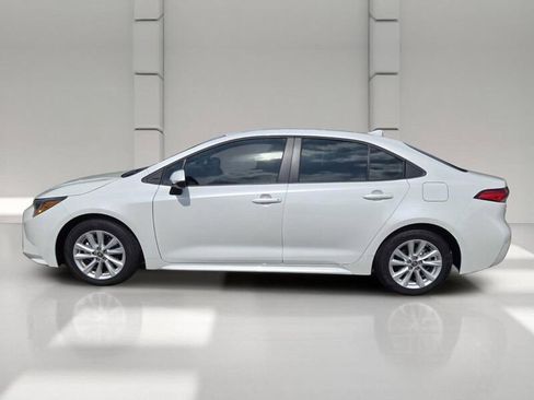 Used 2026 Toyota Corolla LE w/ LE Premium Package FWD image 4