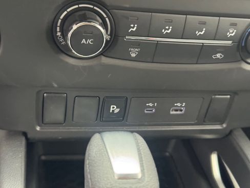 Certified 2025 Nissan Frontier SV w/ Tow Package image 18