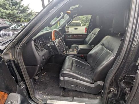 Used 2015 Lincoln Navigator 4WD image 9