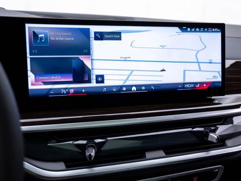 Certified 2025 BMW X7 xDrive40i w/ Executive Package image 17