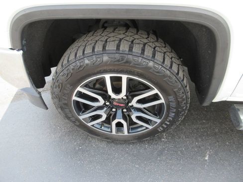 Used 2017 GMC Sierra 1500 SLT w/ SLT Premium Package AWD/4WD image 15