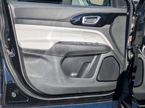 New 2026 Jeep Compass Limited image 19