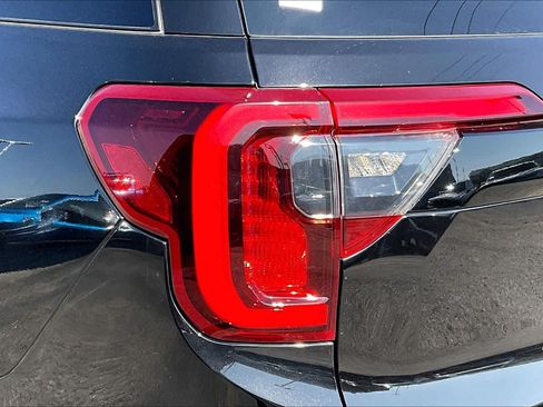 Used 2021 GMC Acadia SLT w/ Elevation Edition FWD image 25