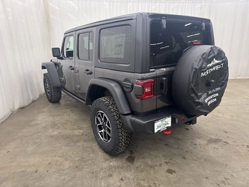Used 2025 Jeep Wrangler Unlimited Rubicon image 23
