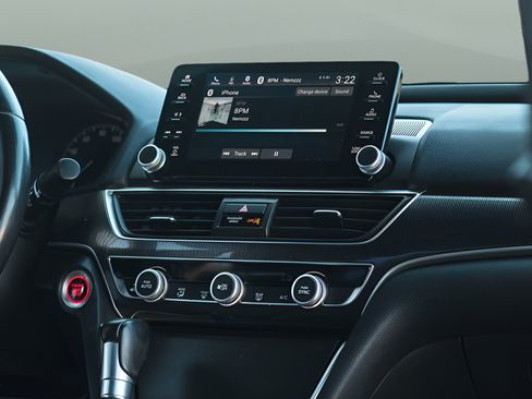 Used 2018 Honda Accord Sport image 19