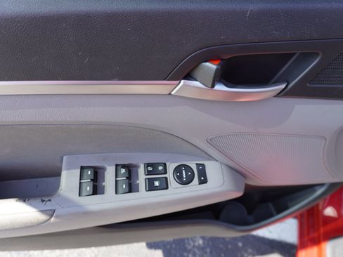 Used 2020 Hyundai Elantra Value Edition image 29