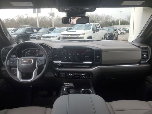 Certified 2026 GMC Sierra 1500 SLT image 10
