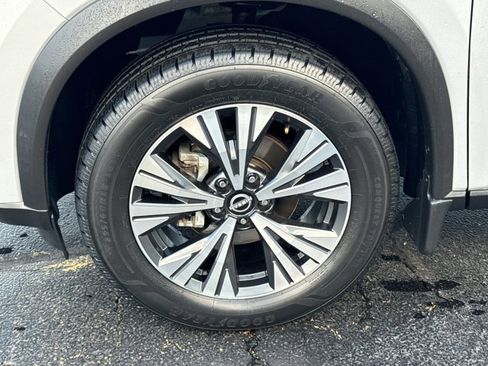 Used 2022 Nissan Rogue SV AWD/4WD image 14
