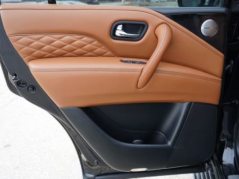 Used 2023 INFINITI QX80 Sensory w/ All-Season Package AWD/4WD image 46