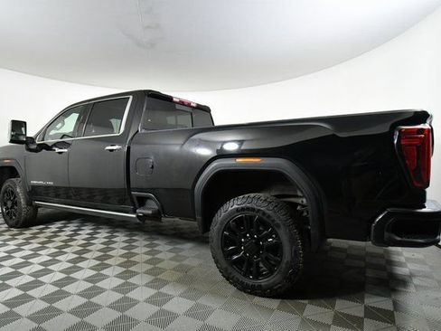 Used 2021 GMC Sierra 3500 Denali w/ Denali Black Diamond Edition image 14