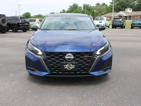 Used 2024 Nissan Altima 2.5 SR FWD image 3