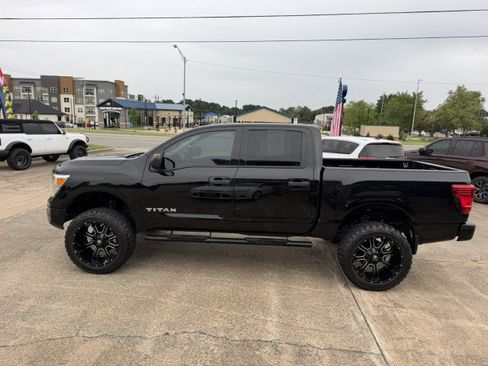 Used 2021 Nissan Titan S RWD image 5