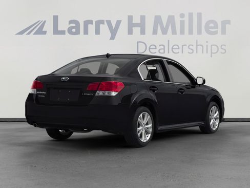 Used 2013 Subaru Legacy 2.5i Premium AWD/4WD image 2
