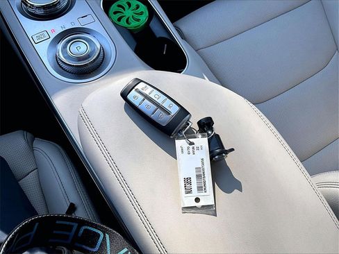 Used 2022 Genesis GV70 2.5T w/ Select Package image 26