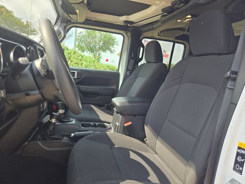 Used 2023 Jeep Wrangler Unlimited Sport AWD/4WD image 10