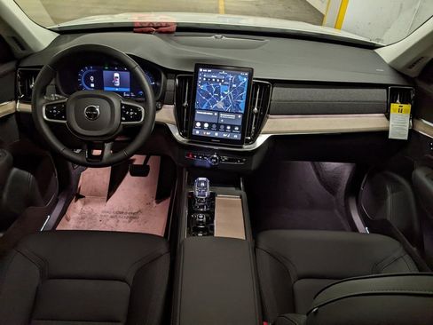 New 2025 Volvo XC90 T8 Core w/ Climate Package image 13