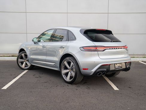 Used 2024 Porsche Macan image 3
