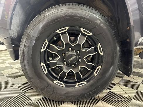 Used 2018 Toyota Tacoma TRD Sport AWD/4WD image 10