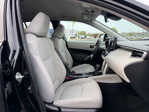 Certified 2023 Toyota Corolla Cross LE image 18