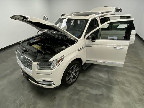 Used 2019 Lincoln Navigator Reserve AWD/4WD image 50