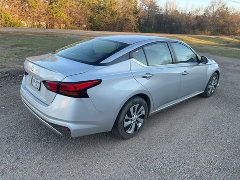 Used 2022 Nissan Altima 2.5 S image 5