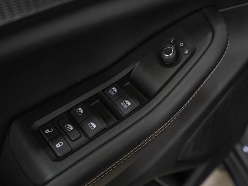 Used 2023 Jeep Grand Cherokee Laredo X AWD/4WD image 22