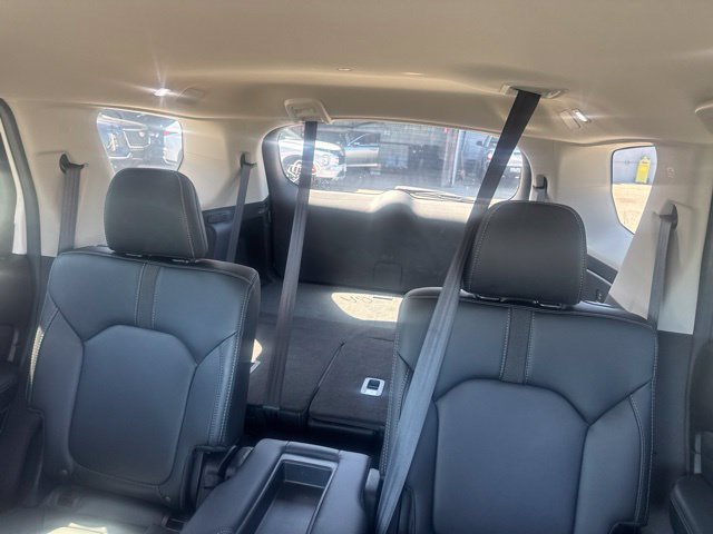 Used 2025 Honda Pilot EX-L image 10
