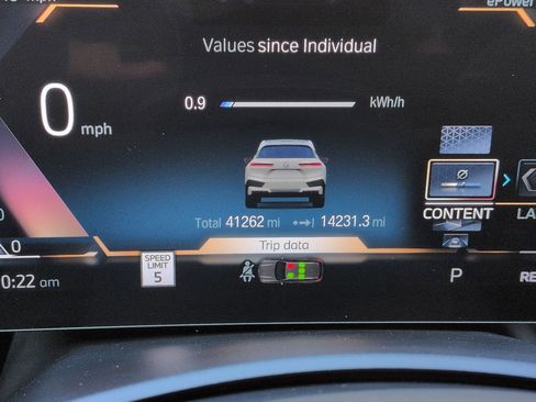 Used 2023 BMW iX xDrive50 w/ Premium Package image 22