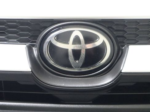 Used 2023 Toyota Corolla LE image 21