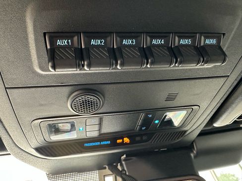 Used 2025 Ford Bronco Badlands AWD/4WD image 39