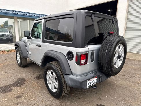 Used 2022 Jeep Wrangler Sport S image 3