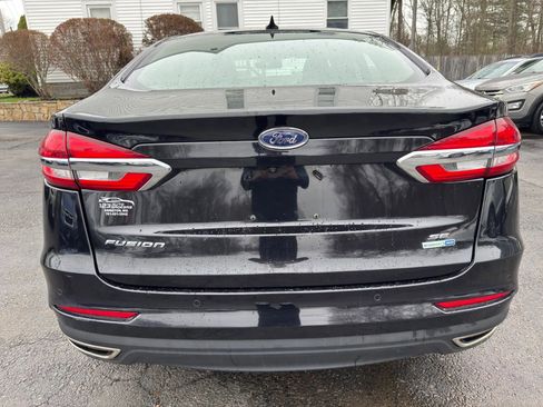 Used 2019 Ford Fusion SE AWD/4WD image 6
