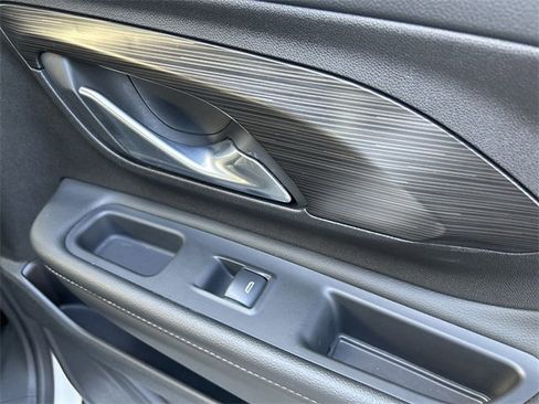 Used 2024 GMC Terrain SLT image 20