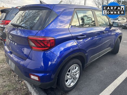 Used 2022 Hyundai Venue SE image 4