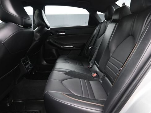 Used 2021 Toyota Avalon XSE FWD image 12