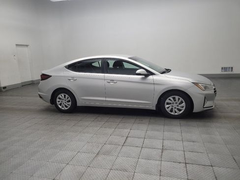 Used 2019 Hyundai Elantra SE w/ Cargo Package FWD image 11