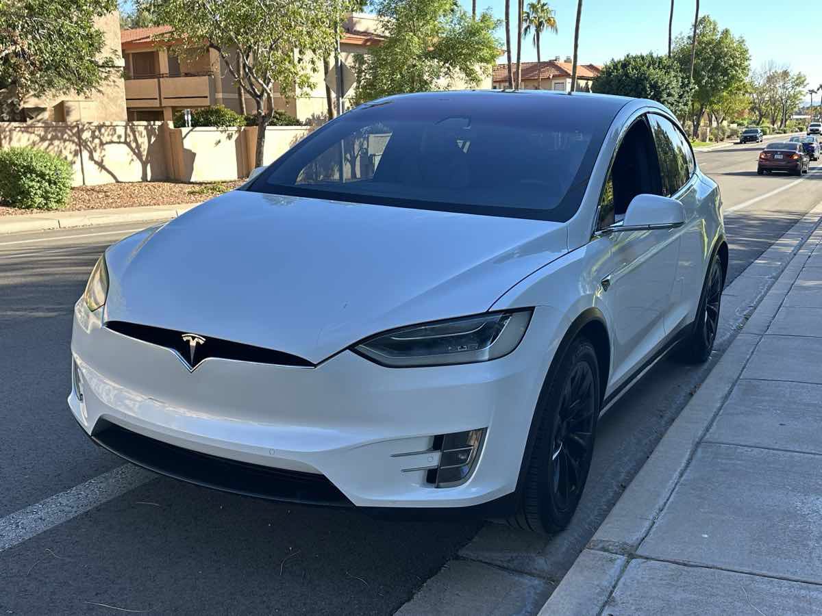 Used 2017 Tesla Model X 75D AWD/4WD image 4