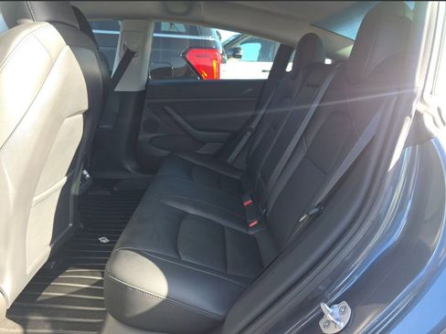 Used 2023 Tesla Model 3 Standard Range image 10