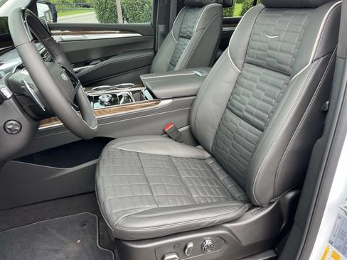 Used 2026 Cadillac Escalade Platinum Sport w/ LPO, ONYX Package AWD/4WD image 28