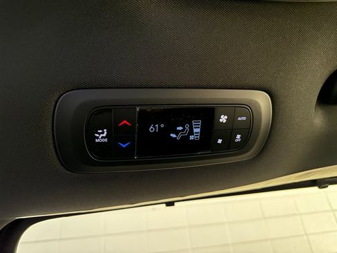 New 2026 Chrysler Pacifica Select image 38