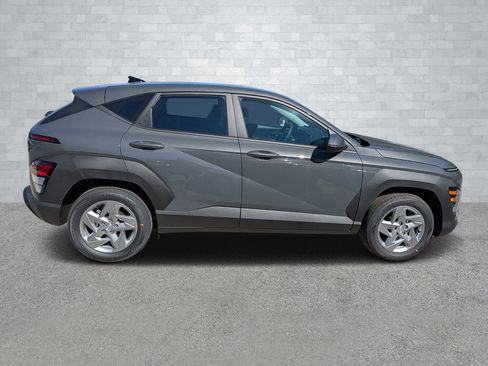 New 2026 Hyundai Kona SE image 4