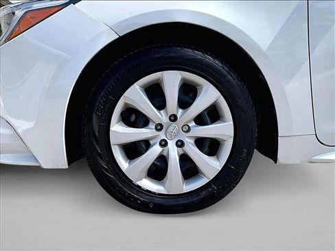 Used 2024 Toyota Corolla LE FWD image 10