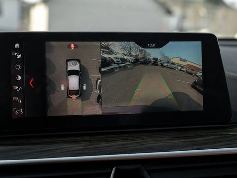 Used 2018 BMW 640i Gran Turismo xDrive image 25