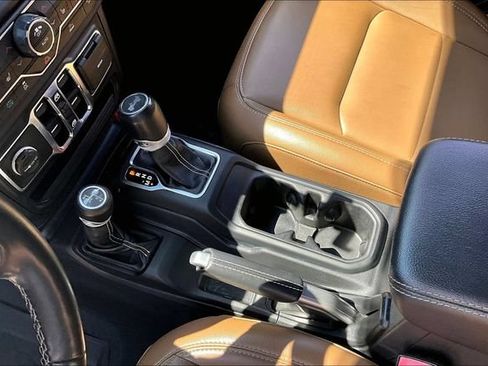 Used 2021 Jeep Wrangler Unlimited Sahara w/ Cold Weather Group AWD/4WD image 12