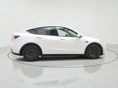 Used 2023 Tesla Model Y Long Range AWD/4WD image 4