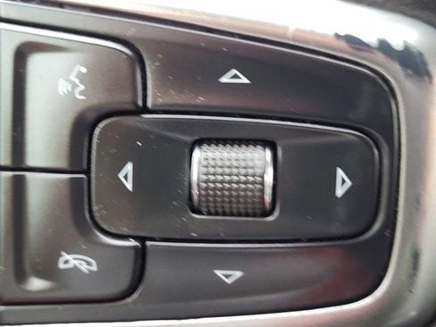 Used 2020 Chevrolet Silverado 1500 LT Trail Boss image 12