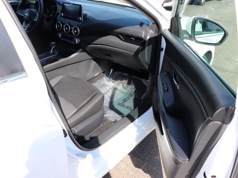 Used 2024 Nissan Sentra SV image 15